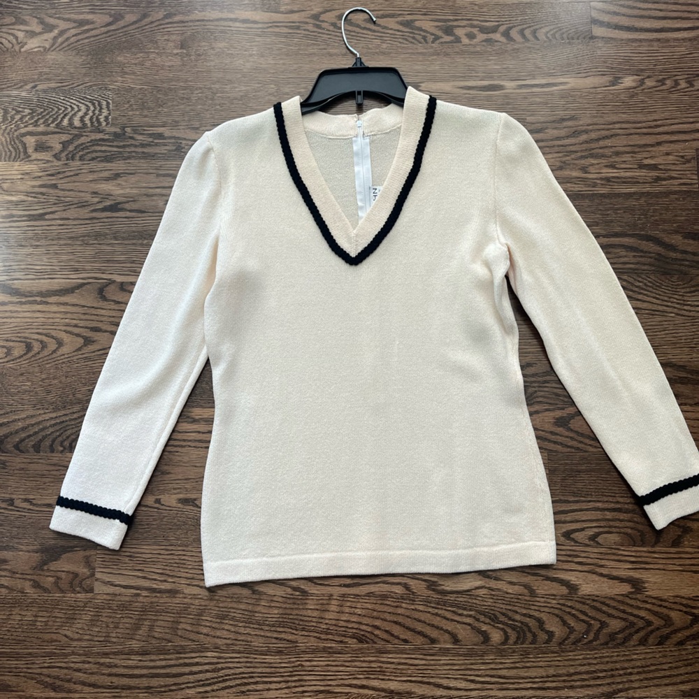 St John Collection Cream V Neck Sweater Size Small